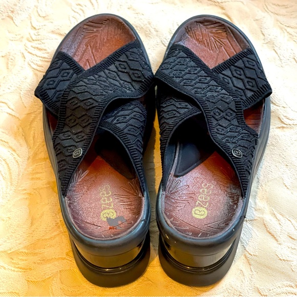 Bzees Vista Black Slide Sandal Comfort Slip On Wedge Heel Women’s Size 9M - Picture 6 of 9